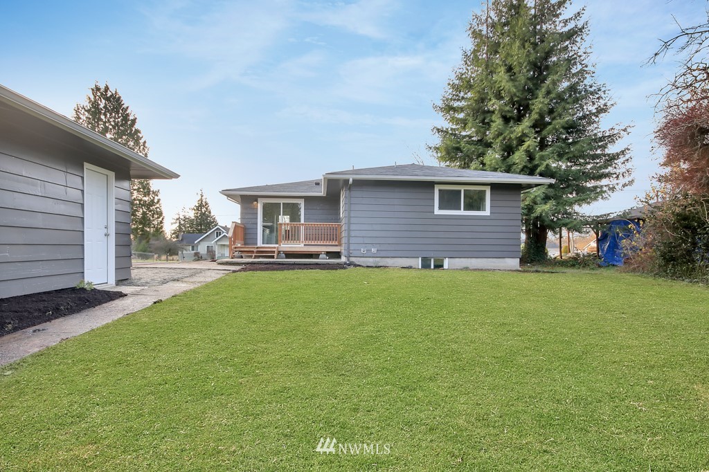 8413 Golden Given Road East Tacoma, WA 98445 - Photo 4 of 25 Gallery Image 4