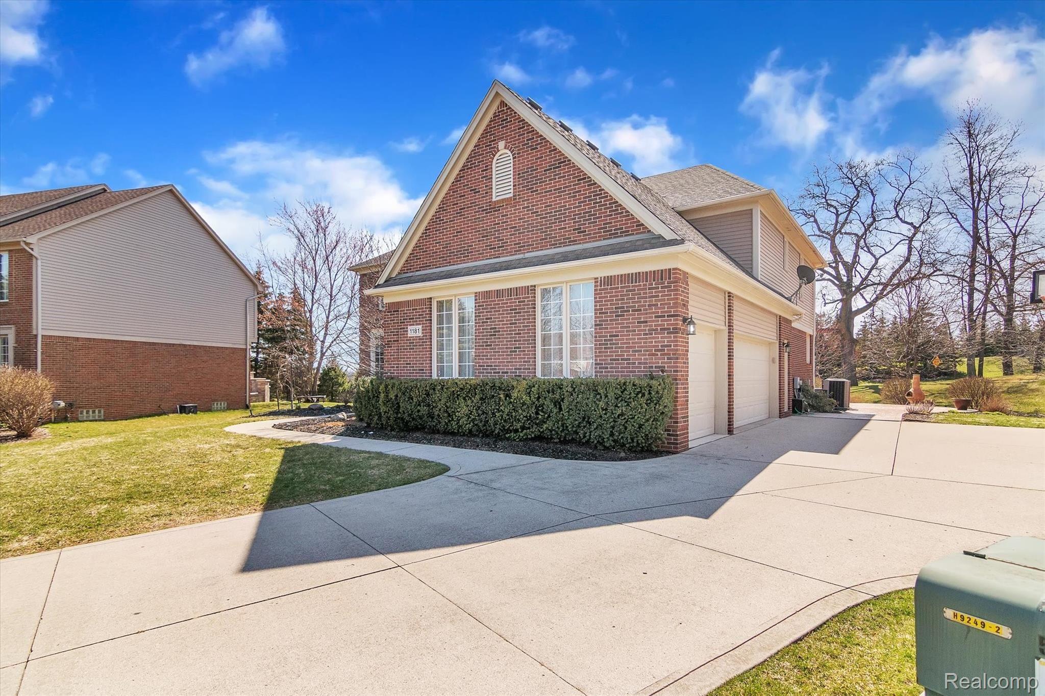 1181 Krista Court Rochester, MI 48307 - Photo 4 of 57 04-1181-Krista-Ct-WindowStill-Real-Estate-Photography-4.jpg