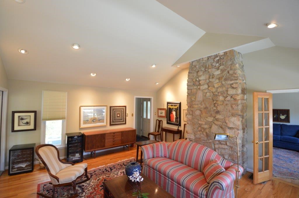 1197 7 Fountains Road Fort Valley, VA 22652 - Photo 6 of 31 Living Room