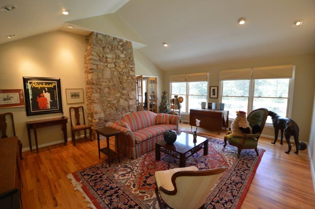 1197 7 Fountains Road Fort Valley, VA 22652 - Photo 8 of 31 Living Room