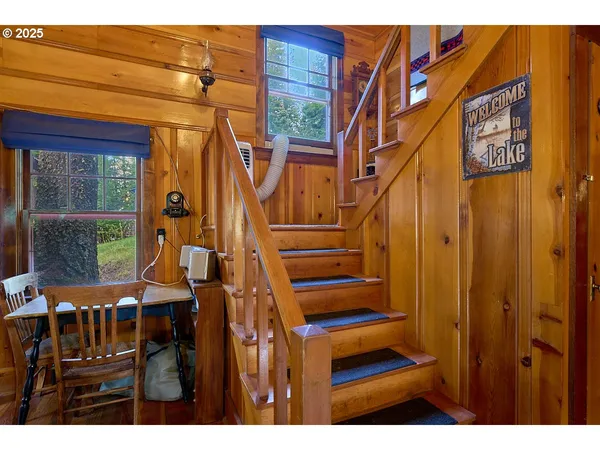 a view of entryway with a front door