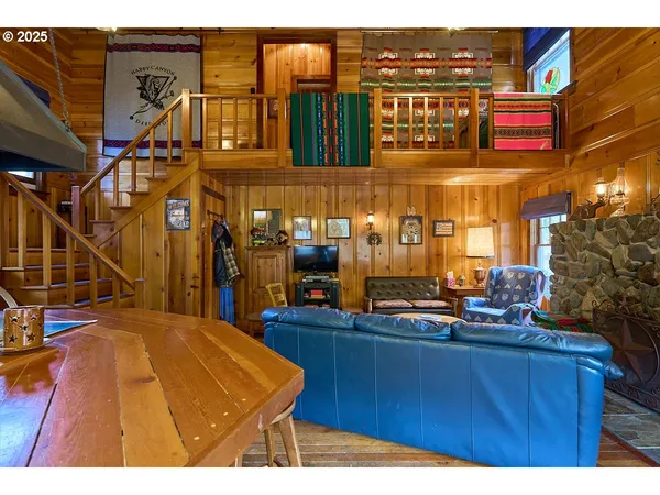 a picture of a building with a lot of windows