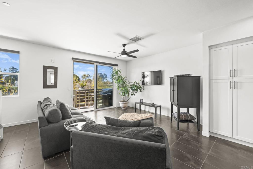 2563 State Street Carlsbad, CA 92008 - Photo 11 of 57