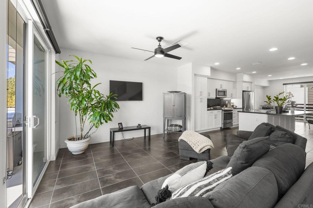 2563 State Street Carlsbad, CA 92008 - Photo 12 of 57