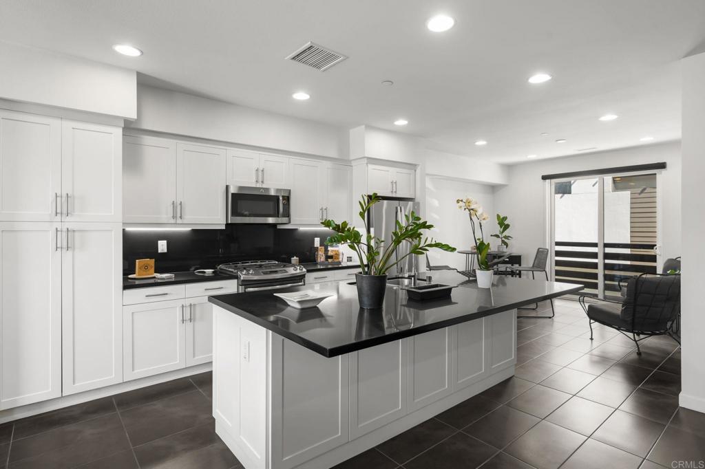 2563 State Street Carlsbad, CA 92008 - Photo 3 of 57