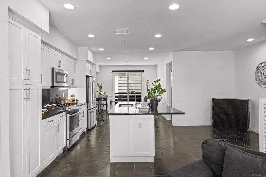 2563 State Street Carlsbad, CA 92008 - Photo 4 of 57