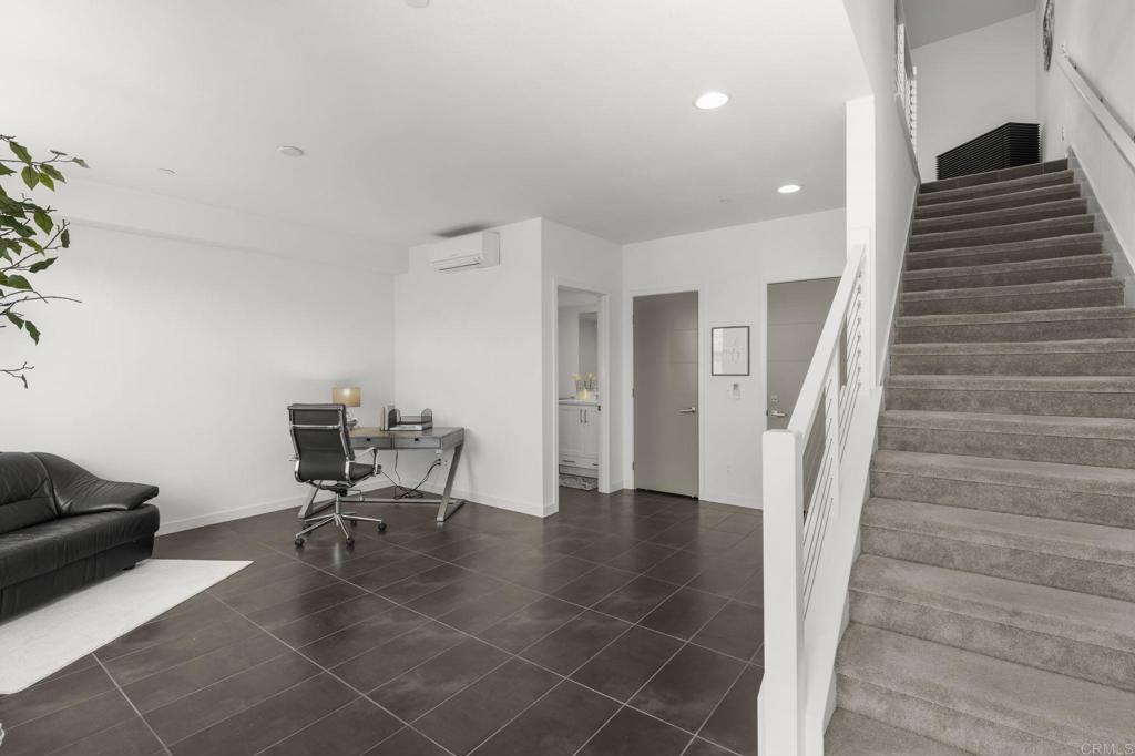 2563 State Street Carlsbad, CA 92008 - Photo 6 of 57