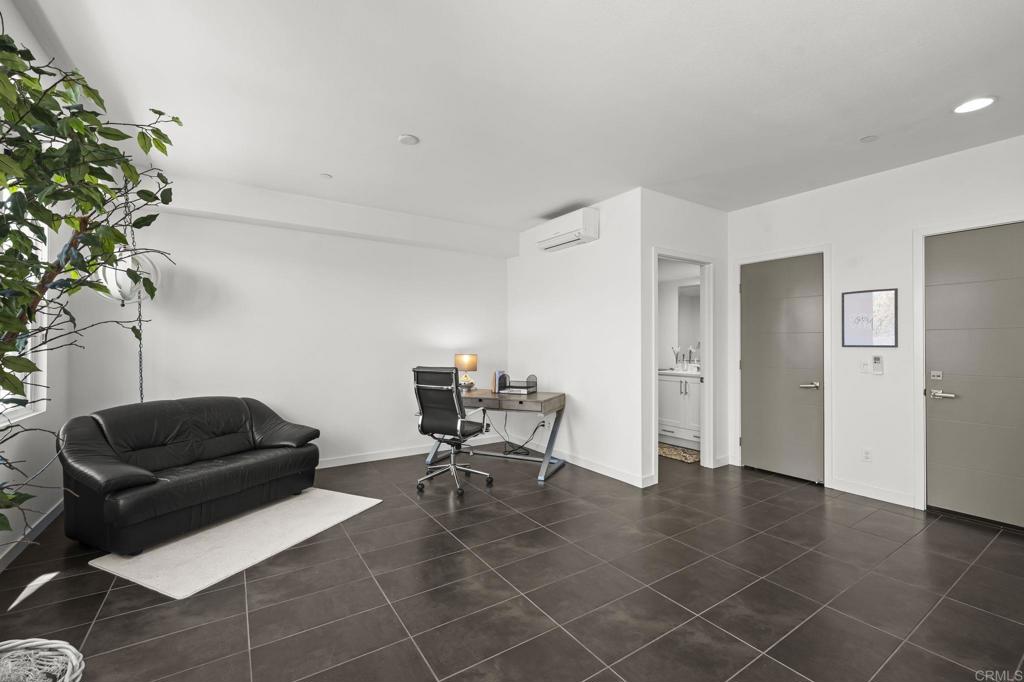 2563 State Street Carlsbad, CA 92008 - Photo 7 of 57