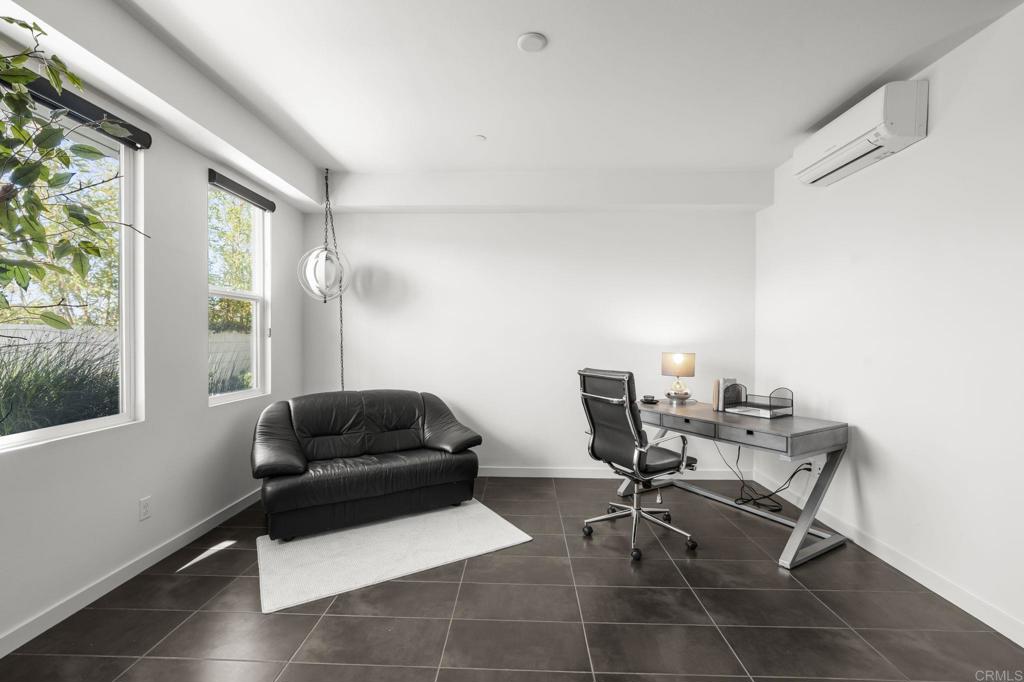 2563 State Street Carlsbad, CA 92008 - Photo 8 of 57