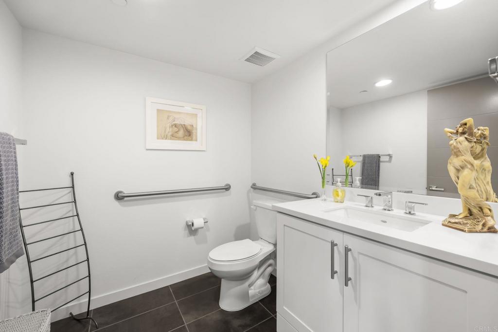 2563 State Street Carlsbad, CA 92008 - Photo 10 of 57