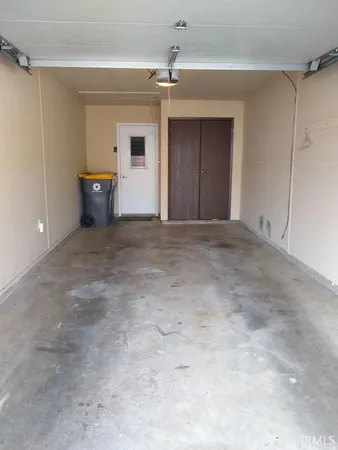 $1,500 | 1111 Carnaby East, Bloomington, IN 47401