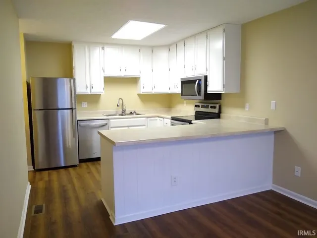 $1,500 | 1111 Carnaby East, Bloomington, IN 47401