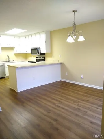 $1,500 | 1111 Carnaby East, Bloomington, IN 47401