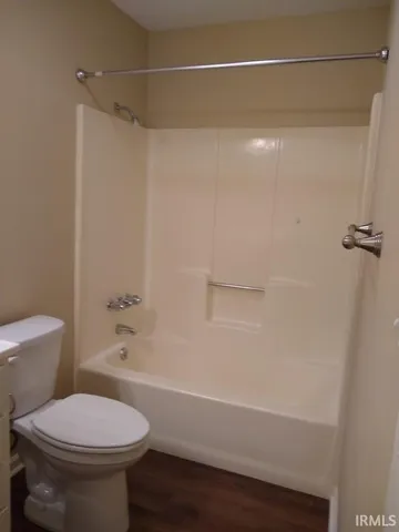 $1,500 | 1111 Carnaby East, Bloomington, IN 47401