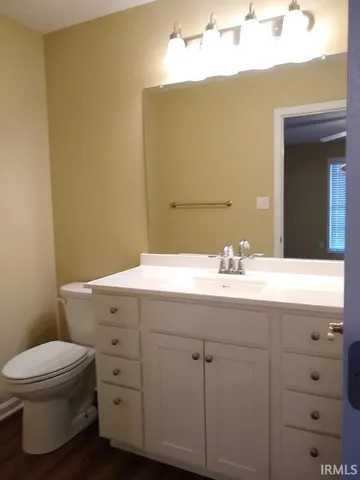 $1,500 | 1111 Carnaby East, Bloomington, IN 47401