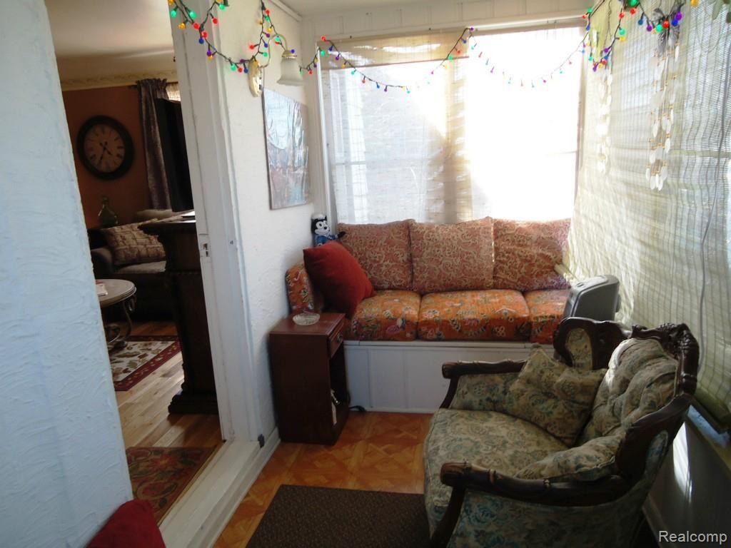 14759 Pennsylvania Road Riverview, MI 48193 - Photo 9 of 25 ENCLOSED FRONT PORCH