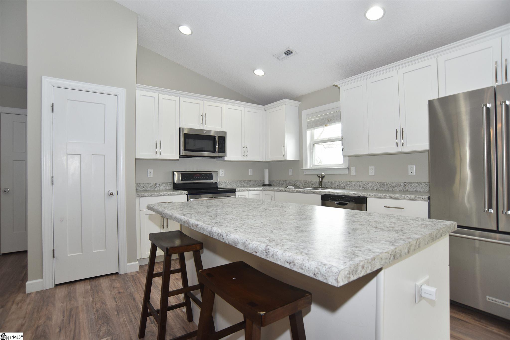101 North Pink Dill Mill Road Greer, SC 29651 - Photo 6 of 22 Gallery Image 6