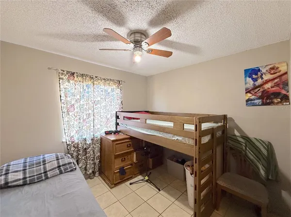 a view of a livingroom with furniture