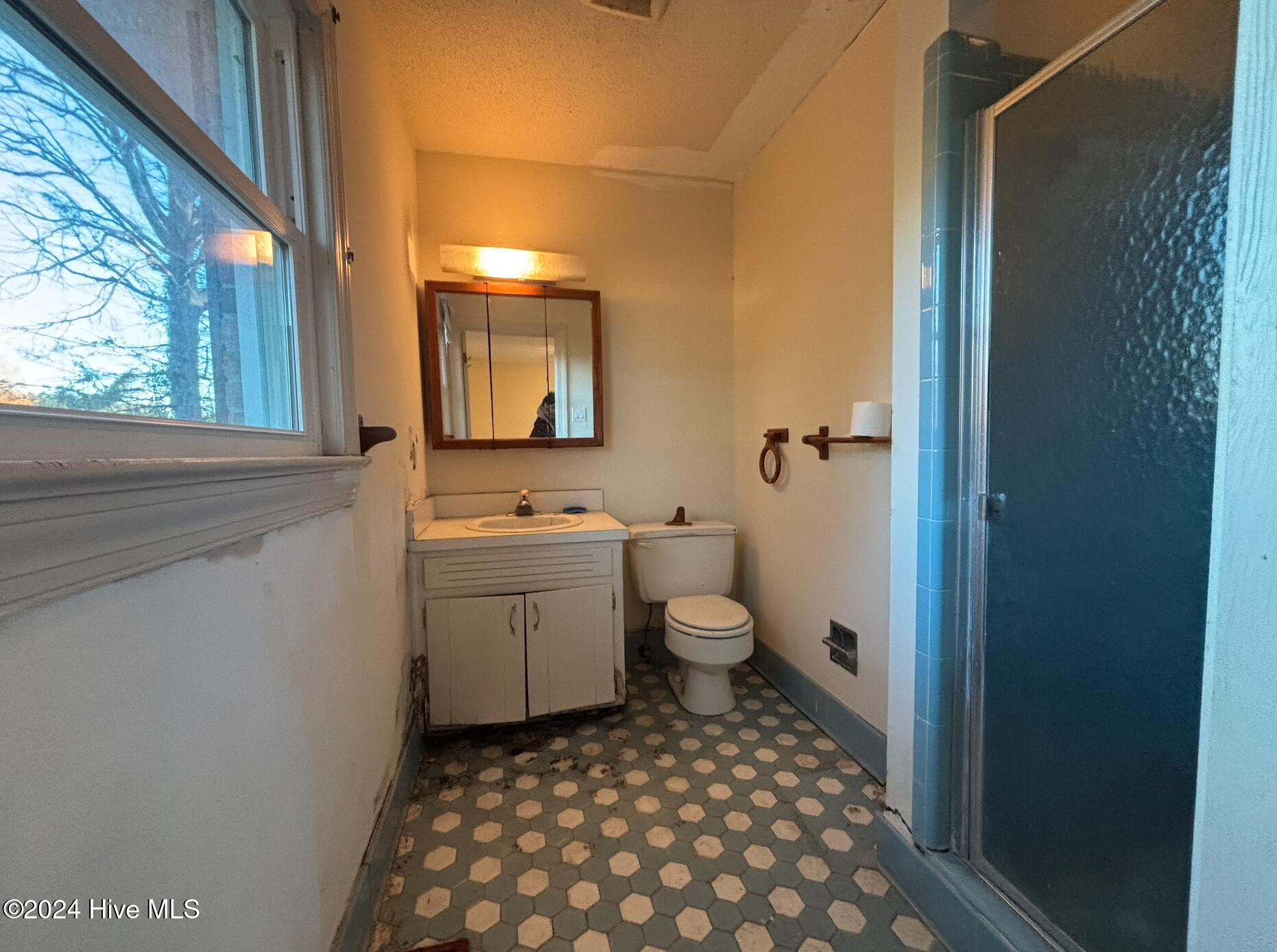 395 Washington Post Road New Bern, NC 28562 - Photo 14 of 17 Master Bath img 17