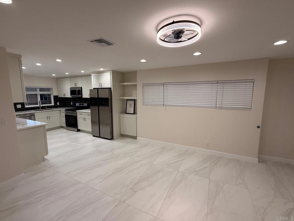 4566 Cove Drive, Unit C Carlsbad, CA 92008 - Photo 19 of 35