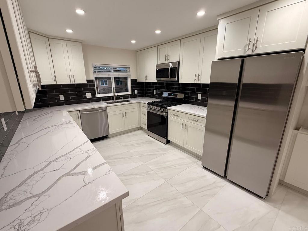 4566 Cove Drive, Unit C Carlsbad, CA 92008 - Photo 26 of 35