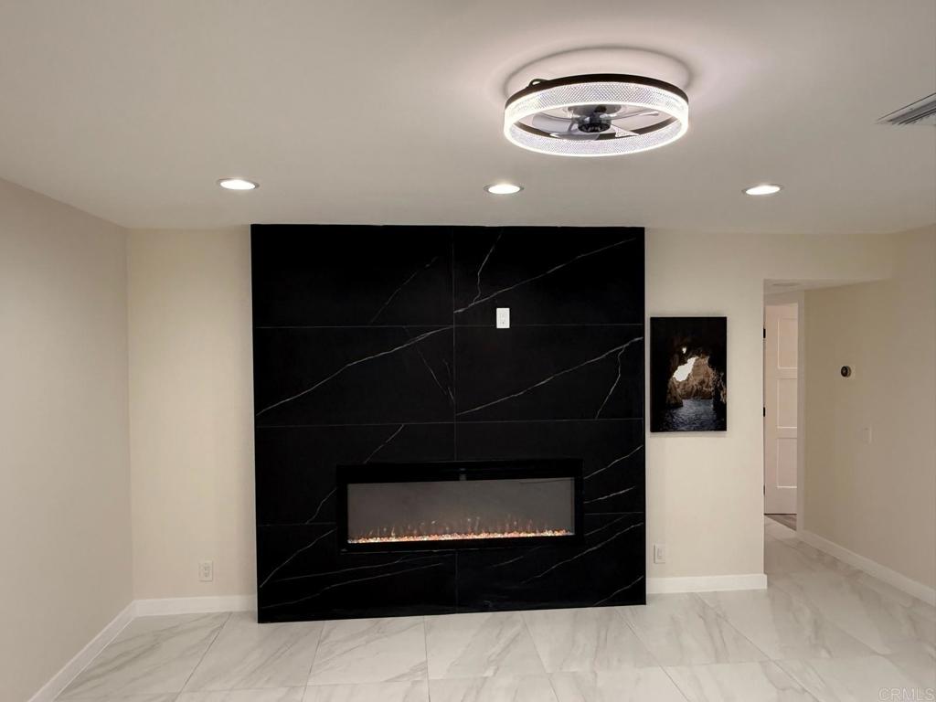 4566 Cove Drive, Unit C Carlsbad, CA 92008 - Photo 3 of 35