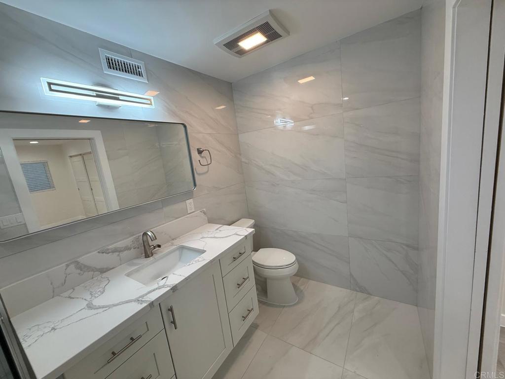 4566 Cove Drive, Unit C Carlsbad, CA 92008 - Photo 6 of 35