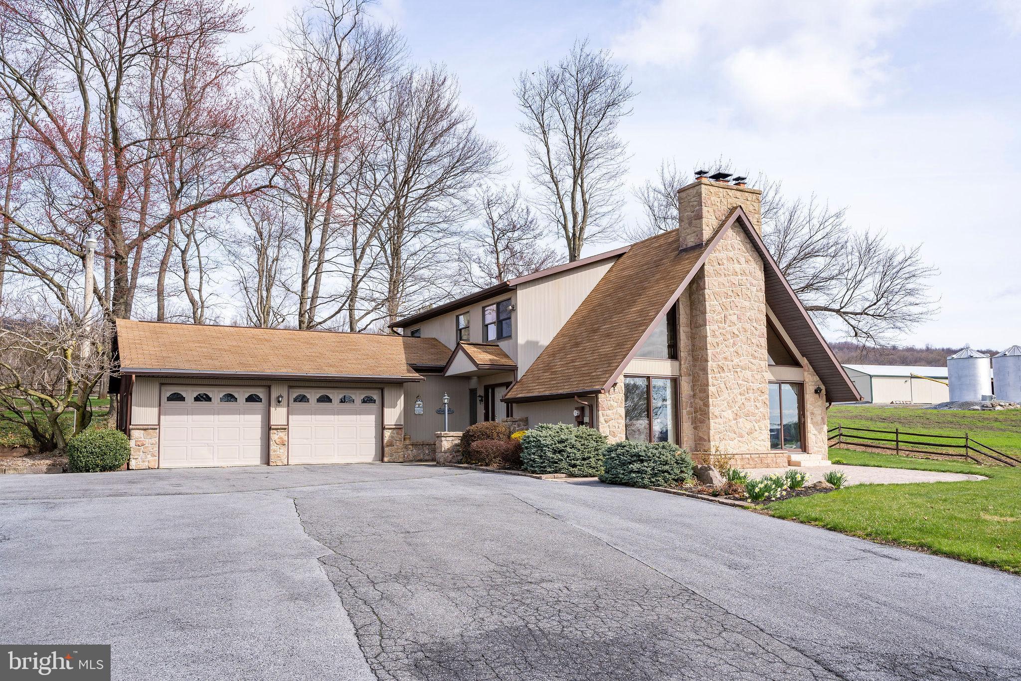 1078 Mountain Road Manheim, PA 17545 - Photo 8 of 64