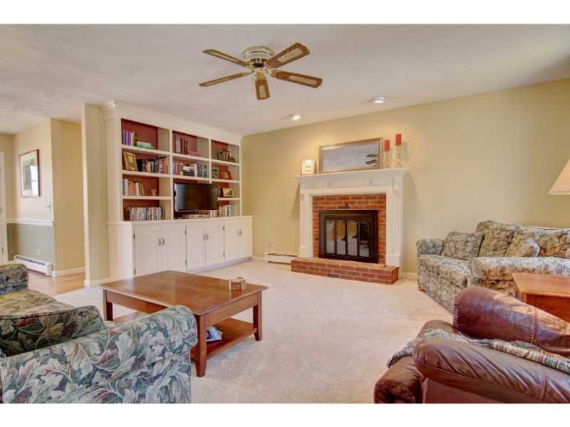 15 Stagecoach Road Cumberland, RI 02864 - Photo 13 of 25 Den/Family/Great Room.