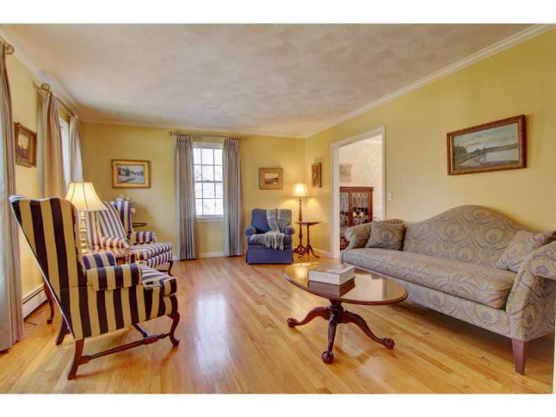 15 Stagecoach Road Cumberland, RI 02864 - Photo 4 of 25 Living Room.