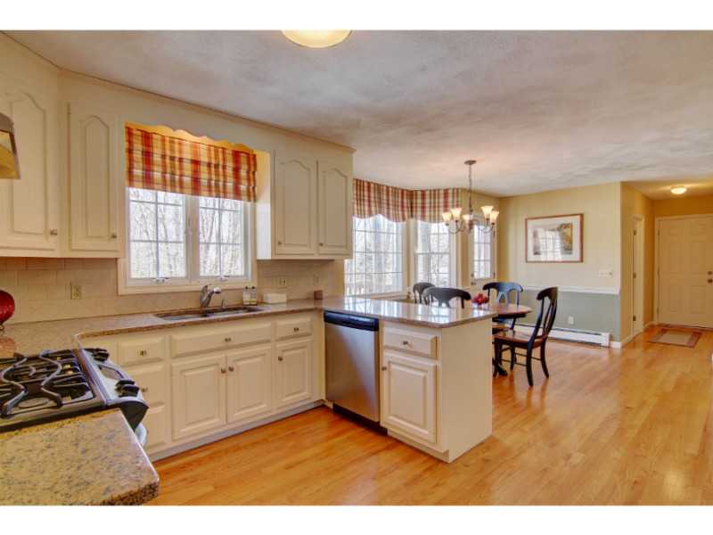 15 Stagecoach Road Cumberland, RI 02864 - Photo 8 of 25 Kitchen.