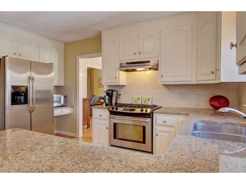 15 Stagecoach Road Cumberland, RI 02864 - Photo 10 of 25 Kitchen.