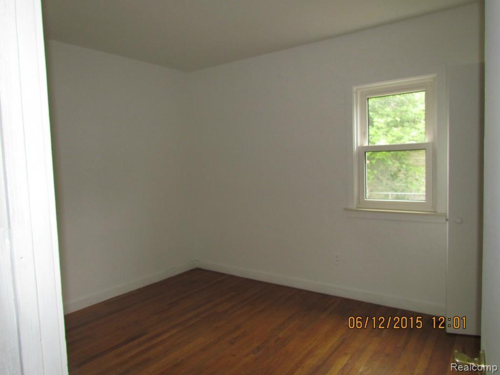 8374 Clinton River Road Sterling Heights, MI 48314 - Photo 12 of 30 IMG_3571.jpg