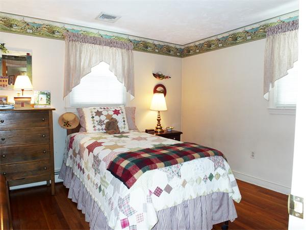 4 Sheffield Road Framingham, MA 01701 - Photo 19 of 25