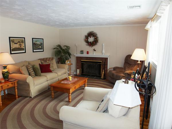 4 Sheffield Road Framingham, MA 01701 - Photo 5 of 25