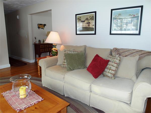 4 Sheffield Road Framingham, MA 01701 - Photo 7 of 25