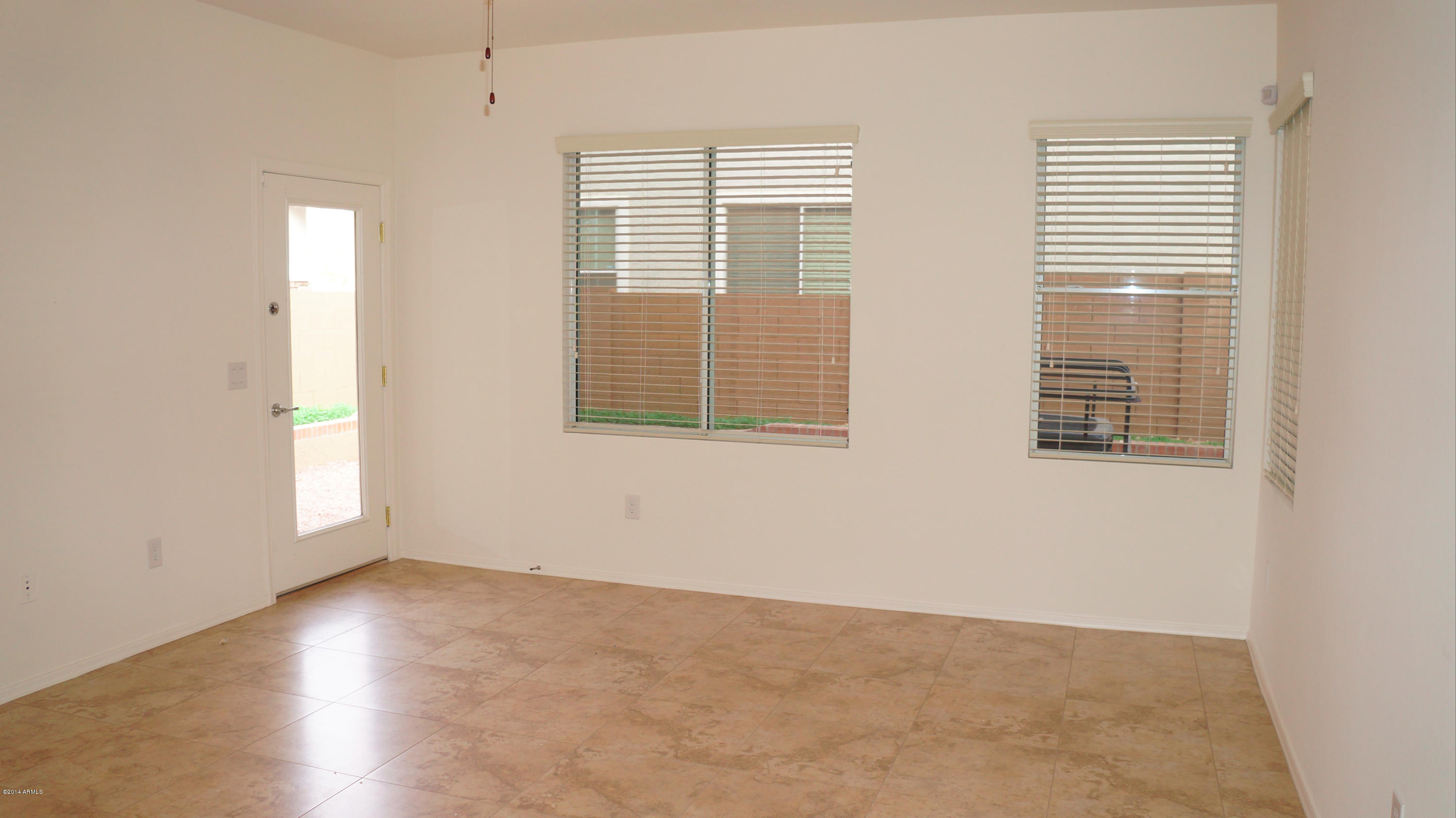 7001 South 40th Lane Phoenix, AZ 85041 - Photo 13 of 42 DSC01960