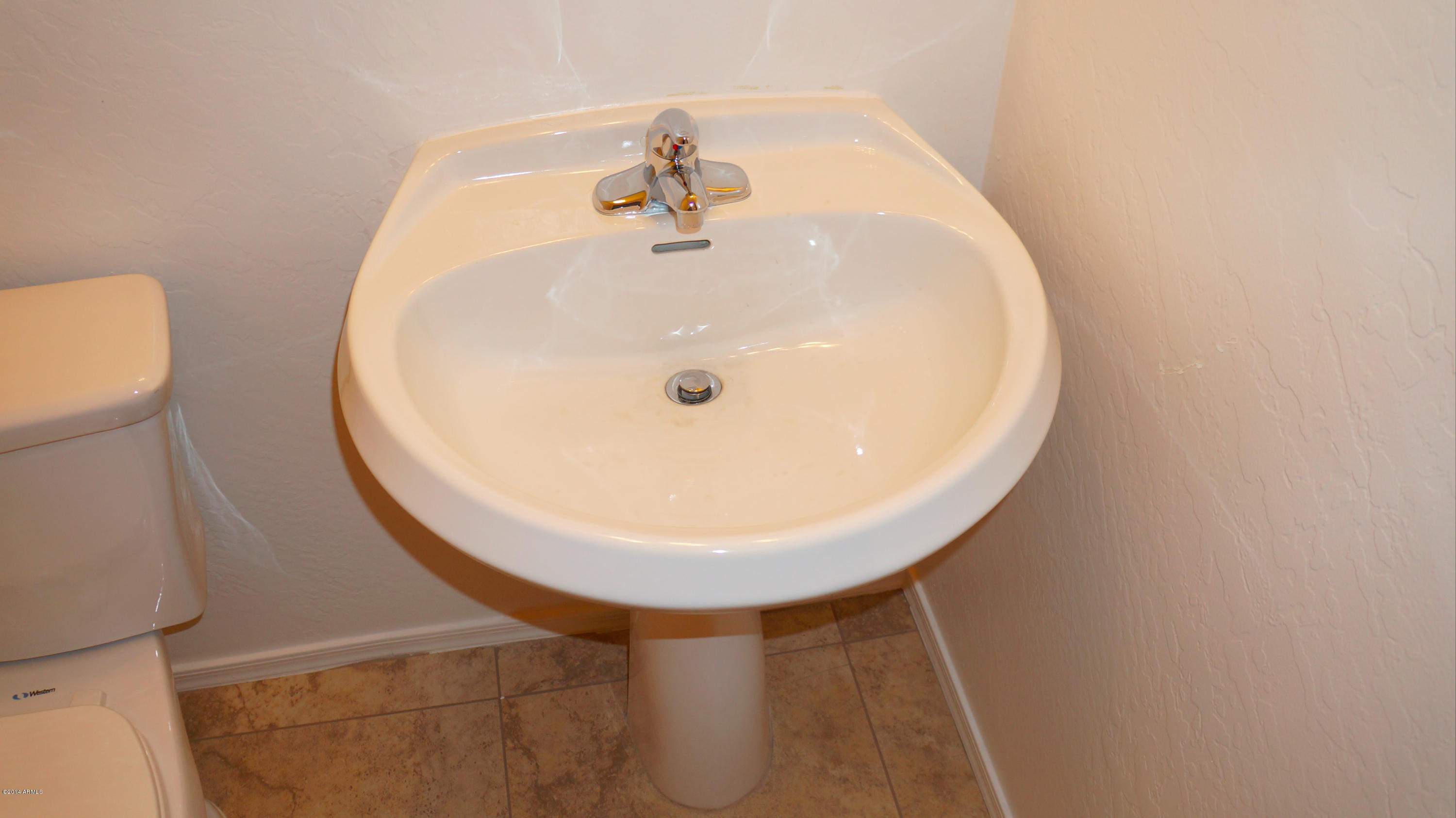7001 South 40th Lane Phoenix, AZ 85041 - Photo 15 of 42 DSC01962