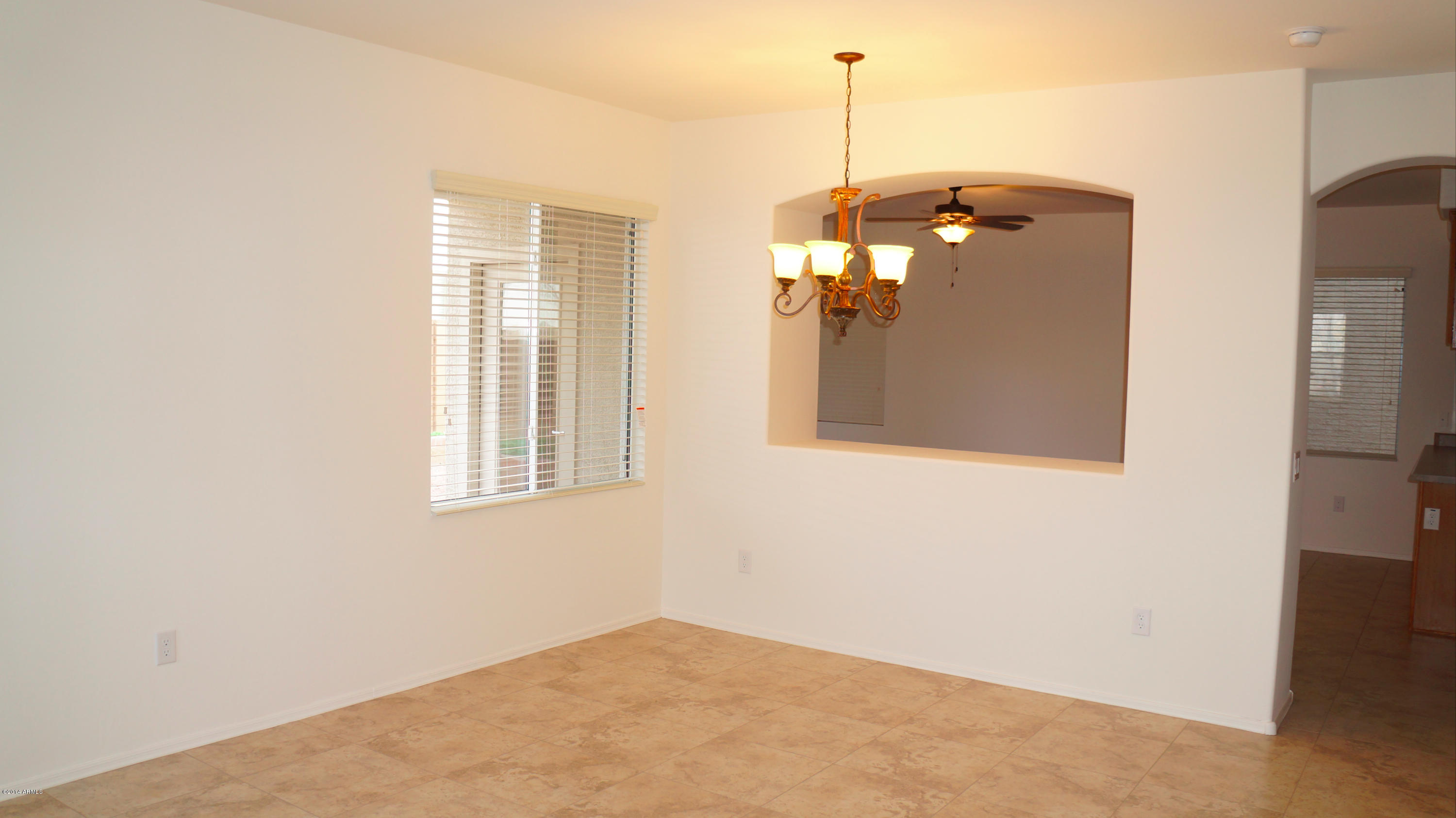 7001 South 40th Lane Phoenix, AZ 85041 - Photo 5 of 42 DSC01948