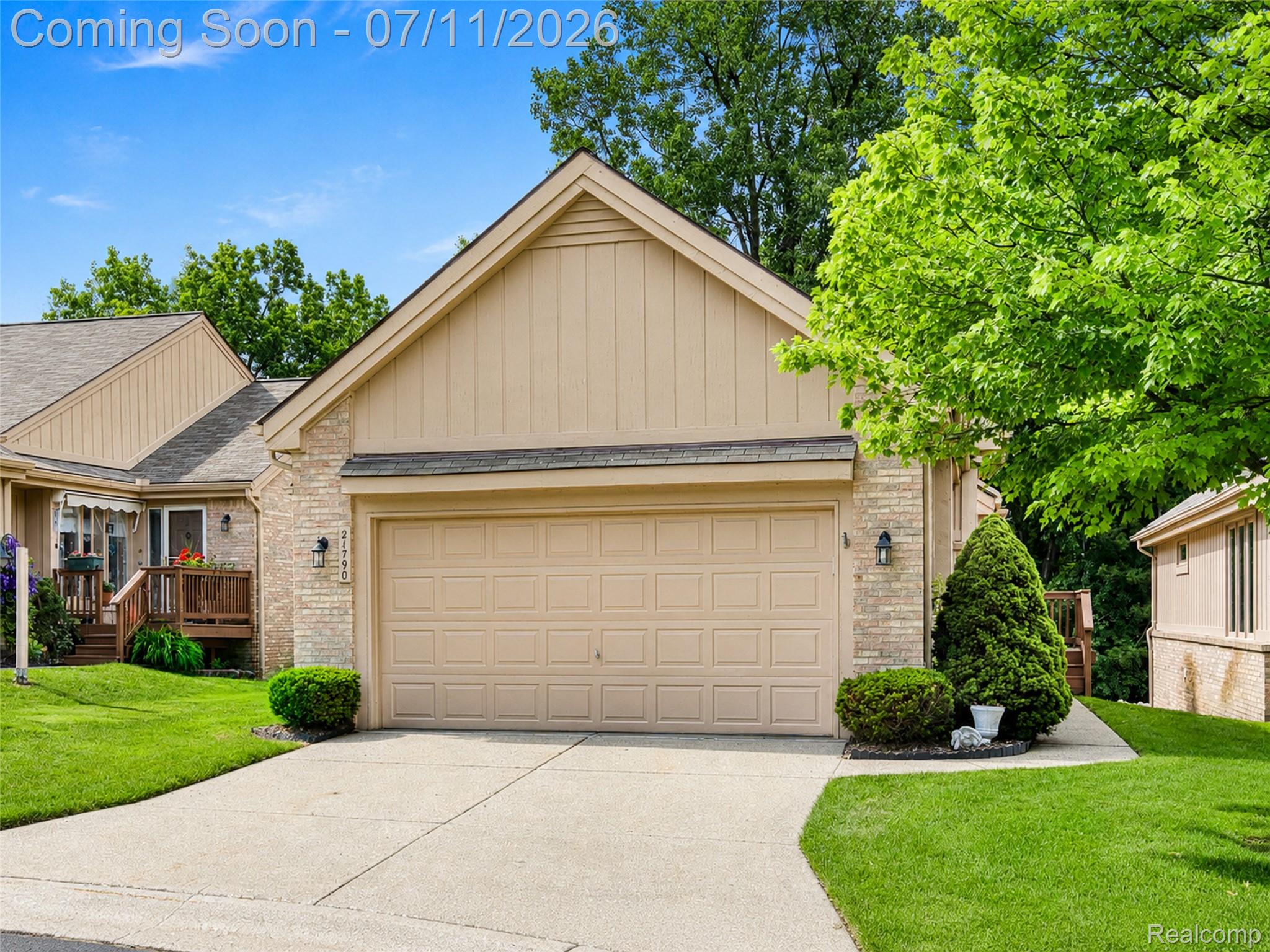 21790 River Ridge Trail Farmington, MI 48335 - Photo 7 of 34 image-6-ai.jpg