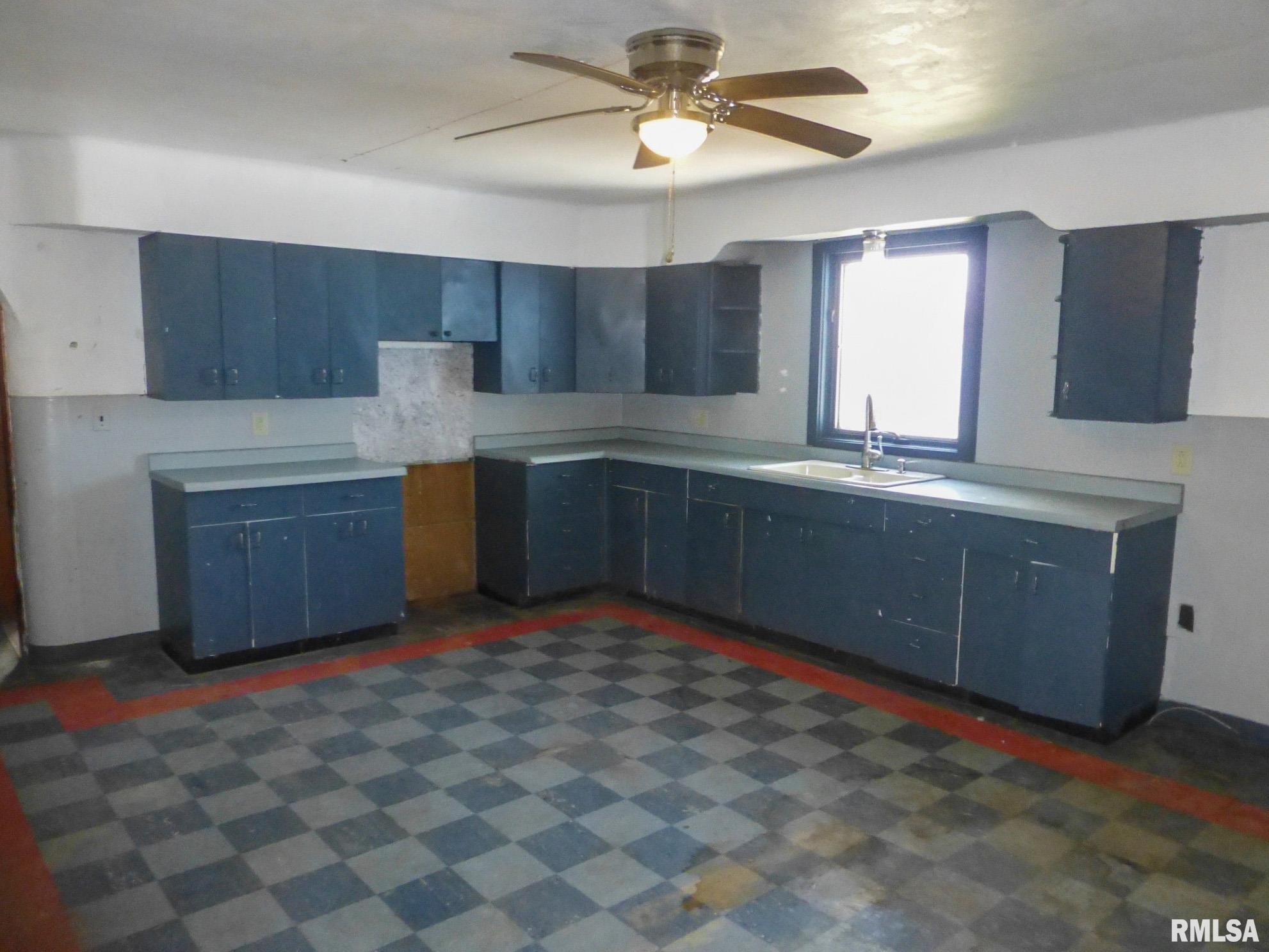 27299 West Frontage Road Farmersville, IL 62533 - Photo 6 of 22 Gallery Image 6