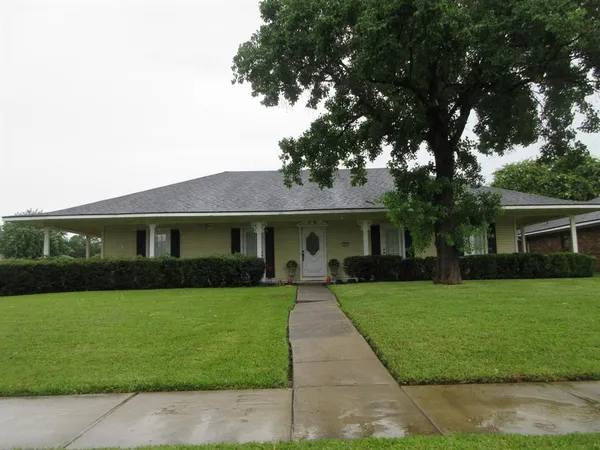 $299,000 | 401 Post Oak Street, Bossier City, LA 71111