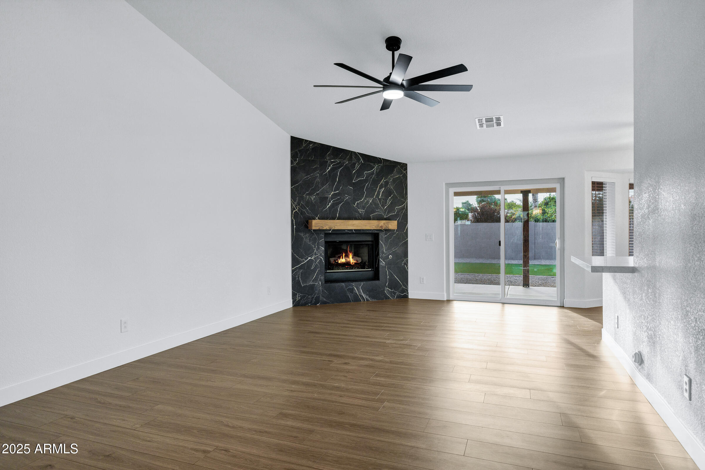 952 South Canal Drive Gilbert, AZ 85296 - Photo 17 of 42 952 S Canal Dr-13