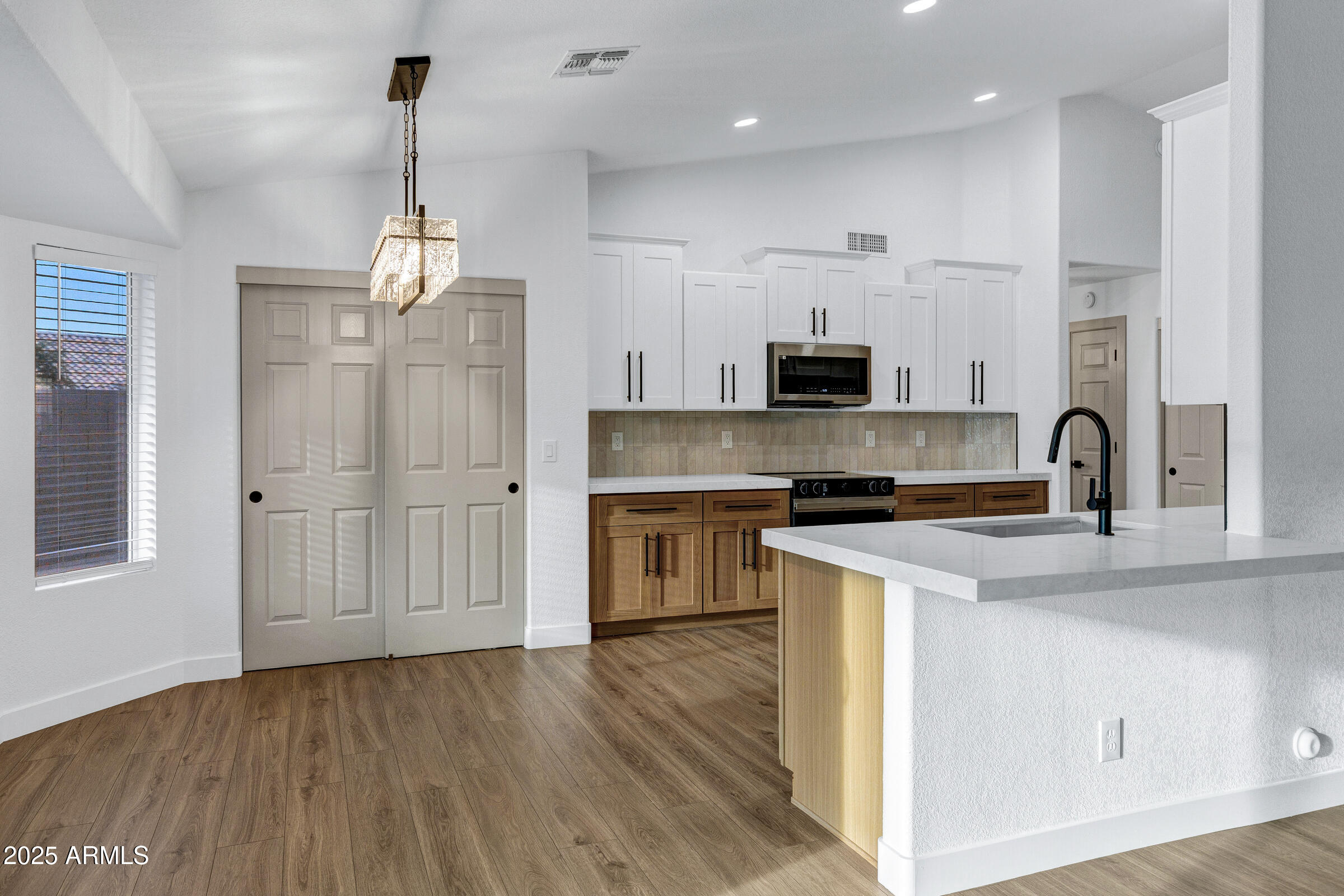 952 South Canal Drive Gilbert, AZ 85296 - Photo 2 of 42 952 S Canal Dr-14