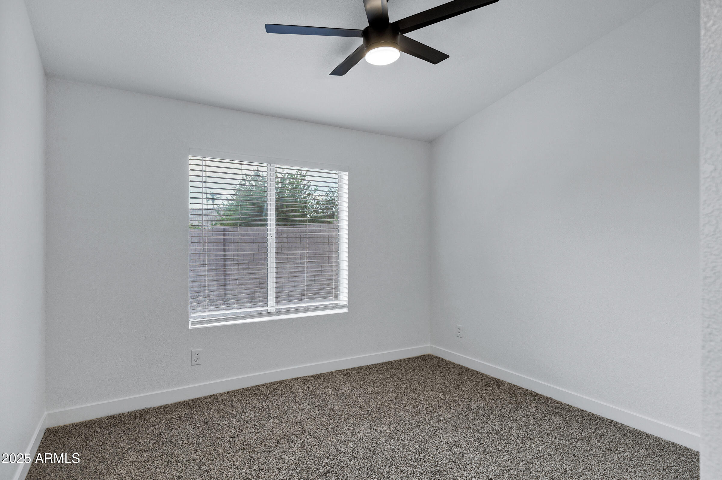 952 South Canal Drive Gilbert, AZ 85296 - Photo 23 of 42 952 S Canal Dr-22