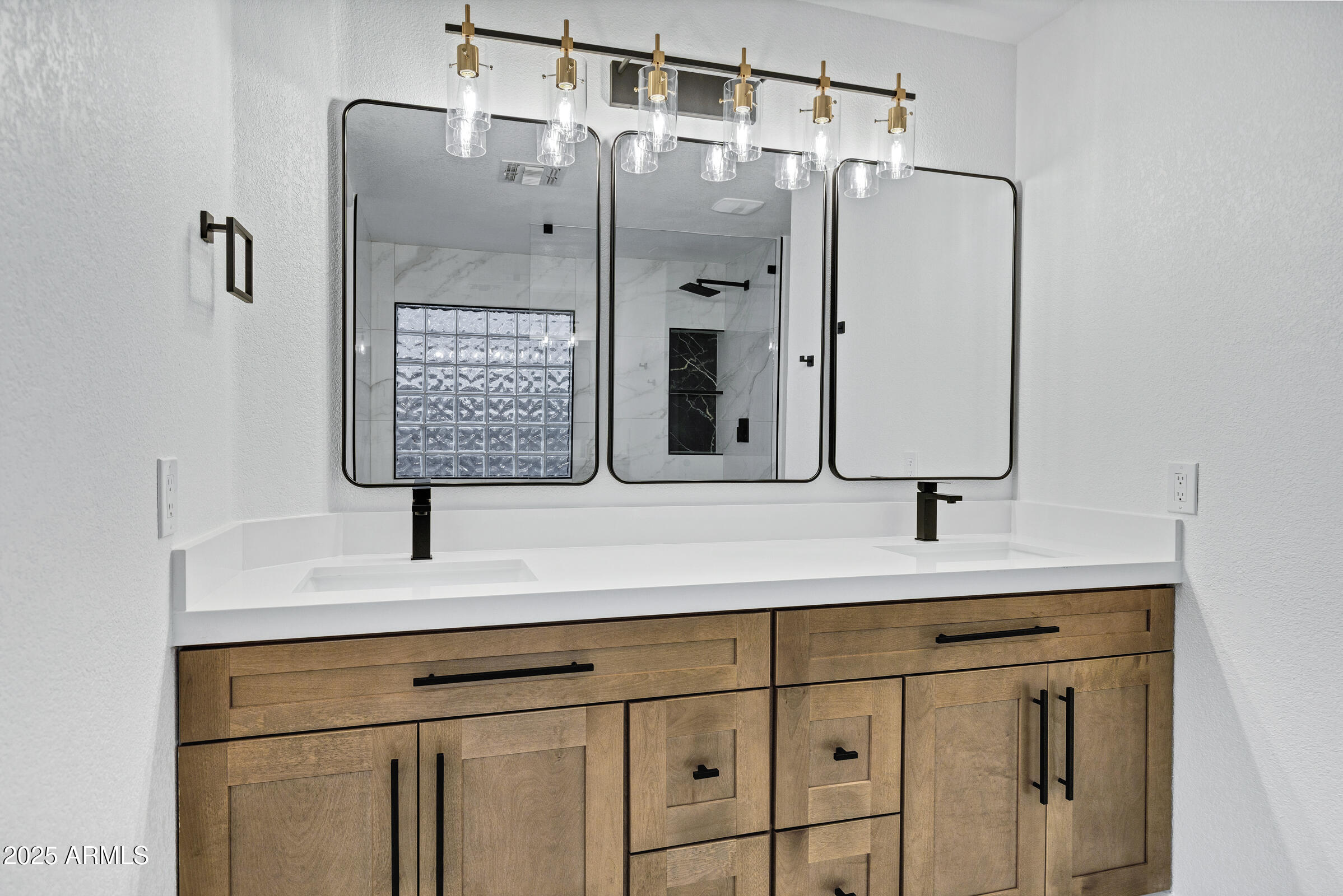 952 South Canal Drive Gilbert, AZ 85296 - Photo 28 of 42 952 S Canal Dr-27