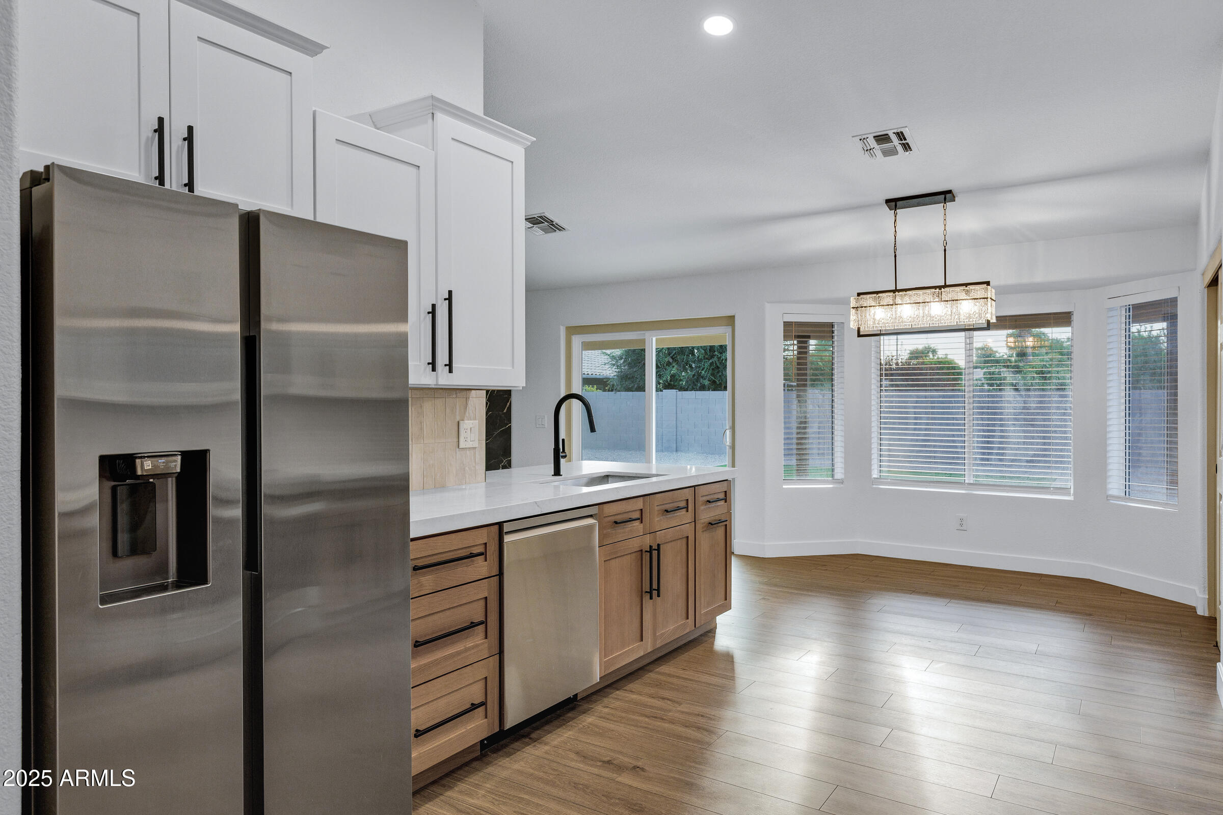 952 South Canal Drive Gilbert, AZ 85296 - Photo 3 of 42 952 S Canal Dr-15