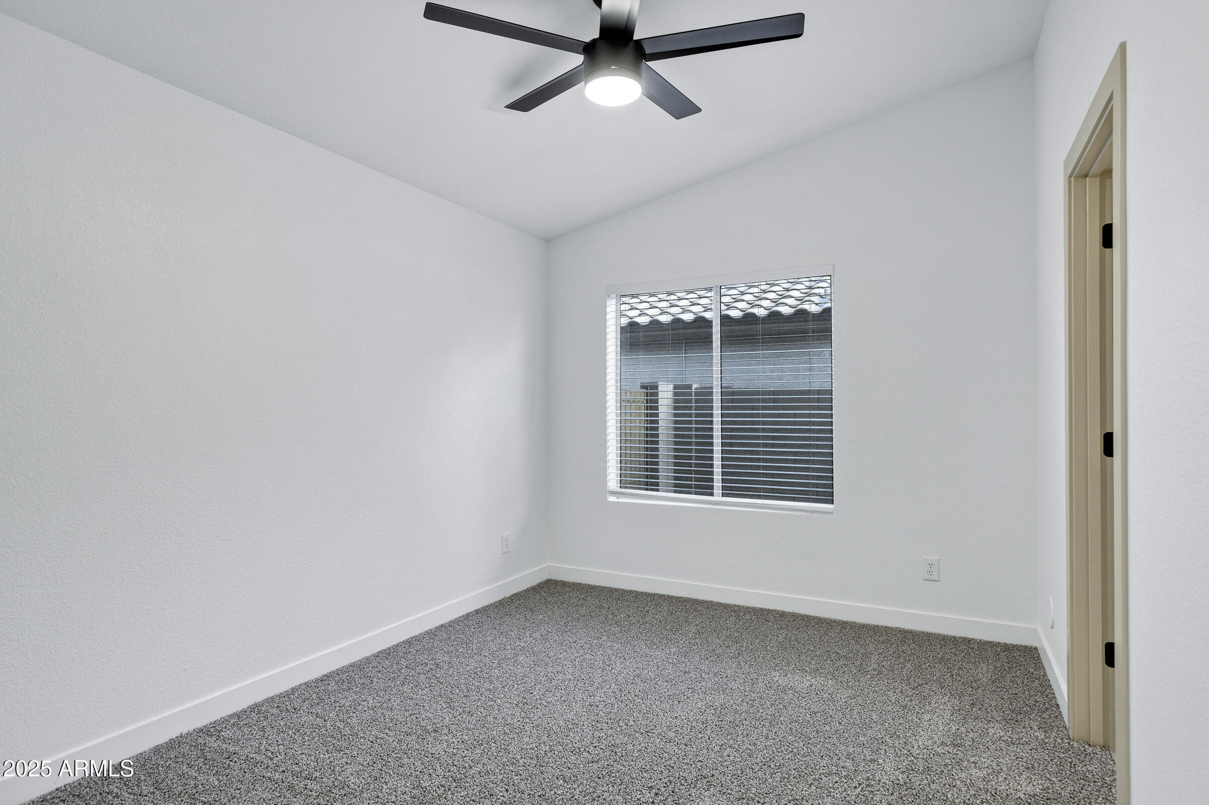 952 South Canal Drive Gilbert, AZ 85296 - Photo 32 of 42 952 S Canal Dr-31