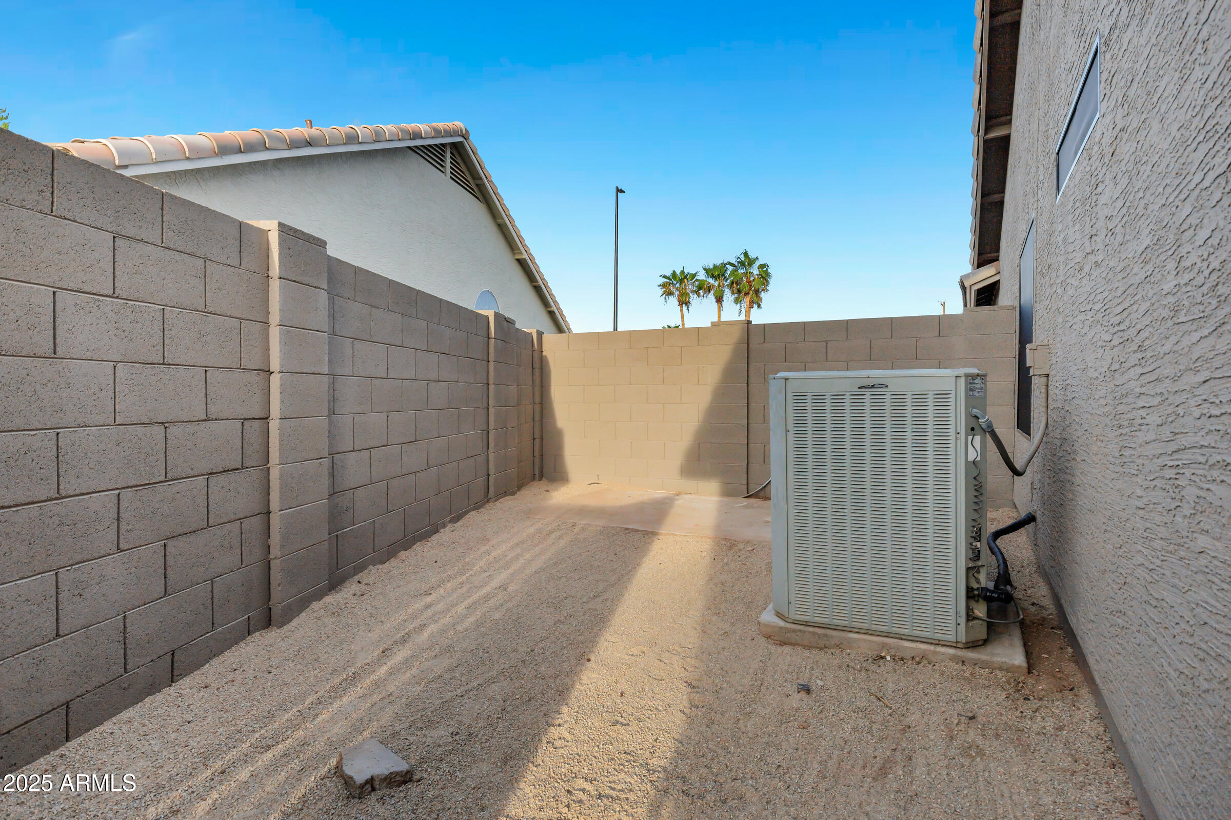 952 South Canal Drive Gilbert, AZ 85296 - Photo 39 of 42 952 S Canal Dr-38