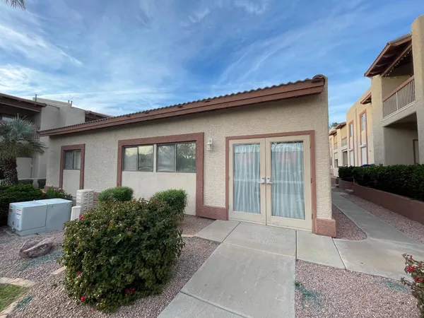 $1,550 | 205 North 74th Street, Unit 205, Mesa, AZ 85207